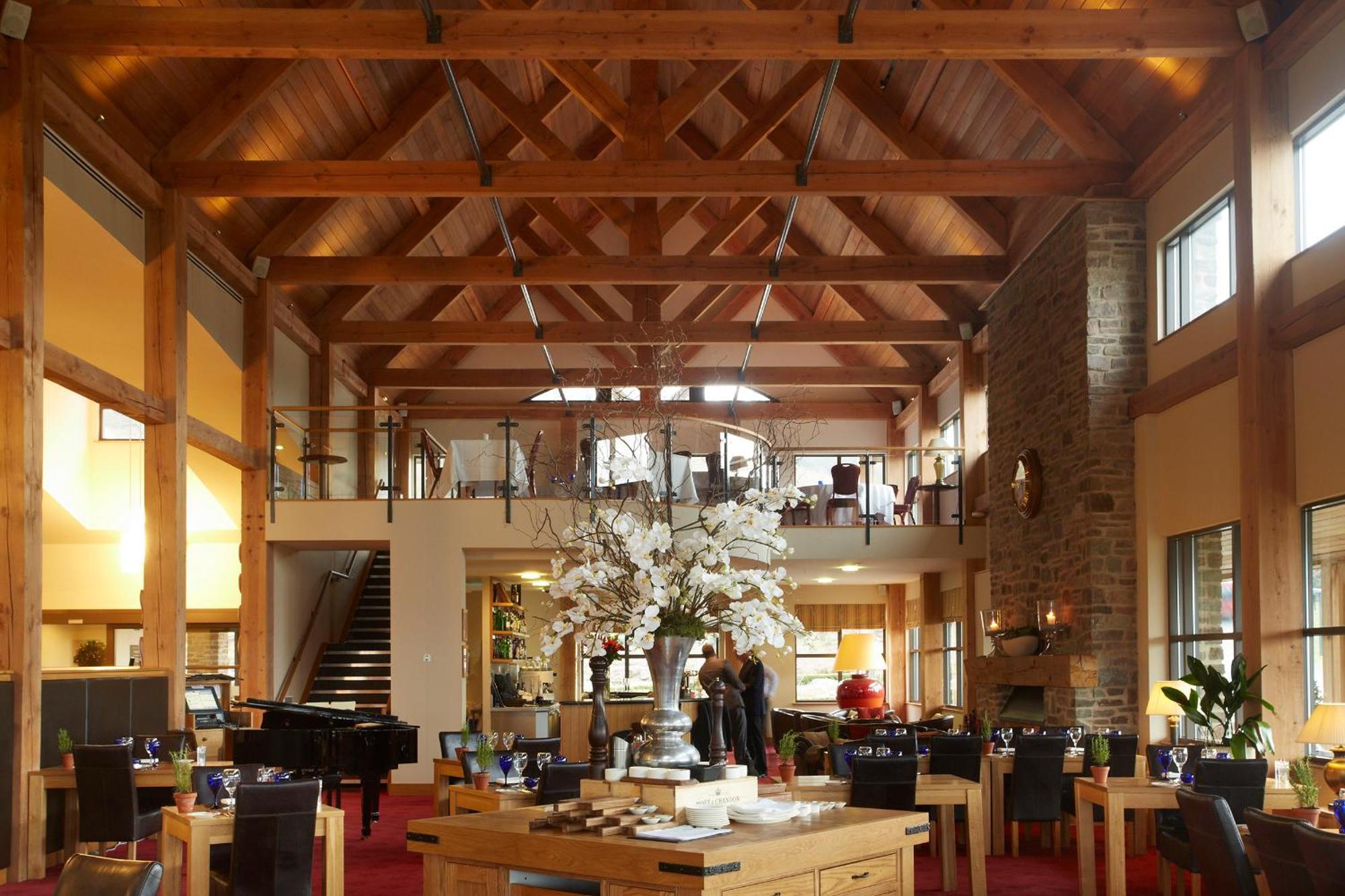 Hunter Lodges By Celtic Manor Newport (Gwent) Exterior foto