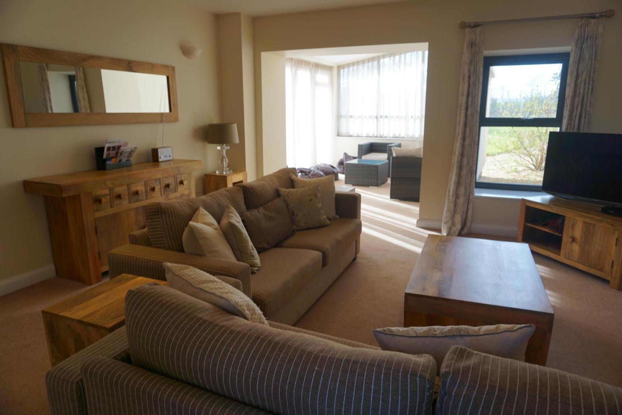 Hunter Lodges By Celtic Manor Newport (Gwent) Exterior foto