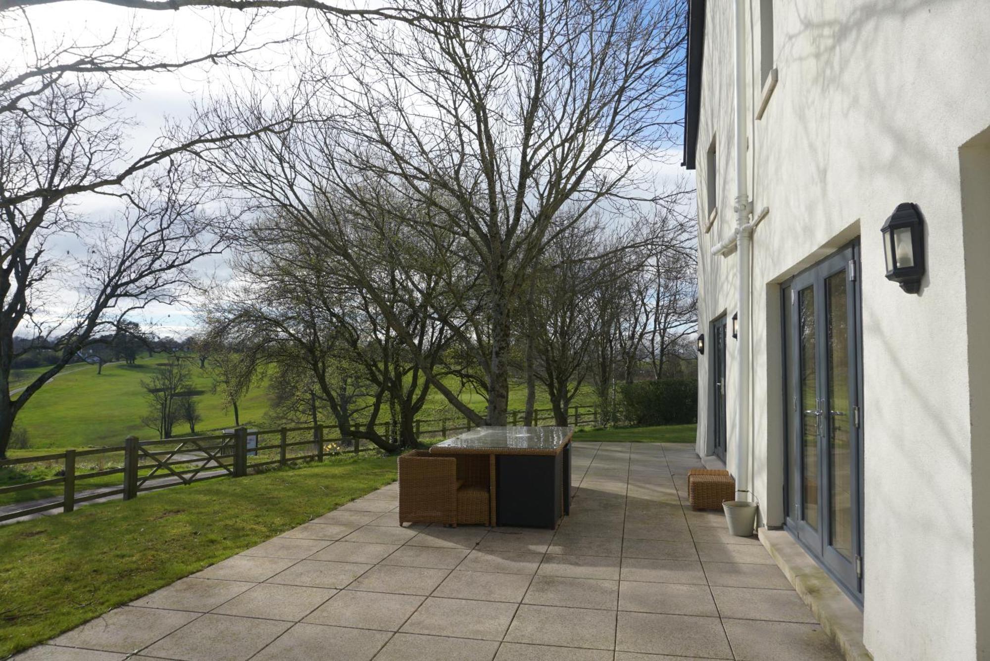 Hunter Lodges By Celtic Manor Newport (Gwent) Exterior foto