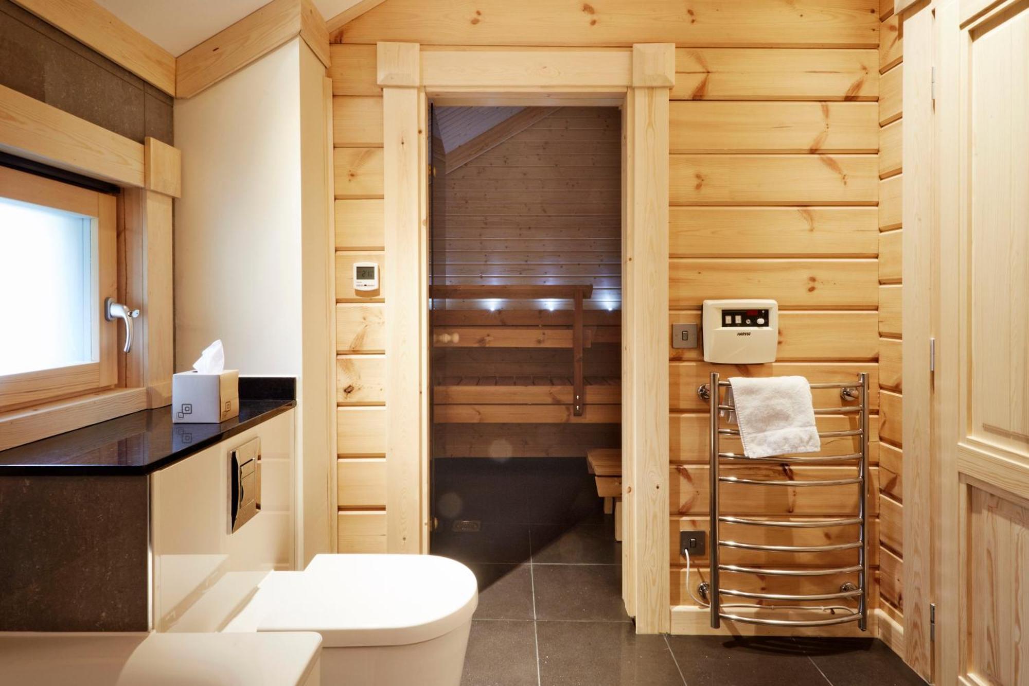Hunter Lodges By Celtic Manor Newport (Gwent) Exterior foto